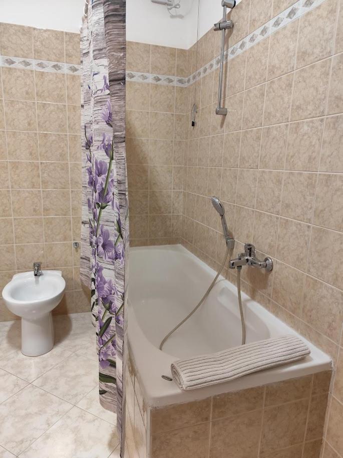 La Casa Di Giada, Appartamento In Villetta Con Aria Condizionata, Wi-Fi E Parcheggio Gratuito Poggi Экстерьер фото